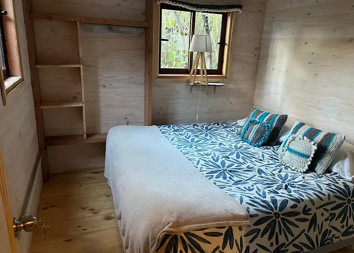 K M 6 River Lodge
